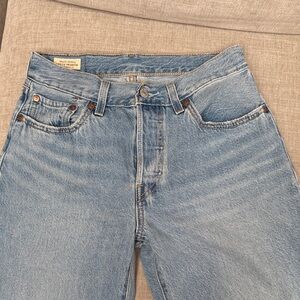 Levi's Women's Light Blue Straight Leg Jeans